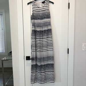 Romeo + Juliet Couture Sleeveless Maxi Dress